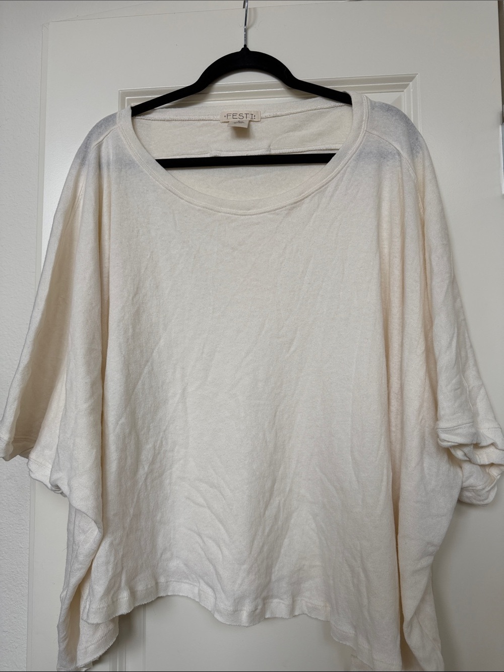 Size 4 Torrid Cream Boxy Short Sleeve Top
